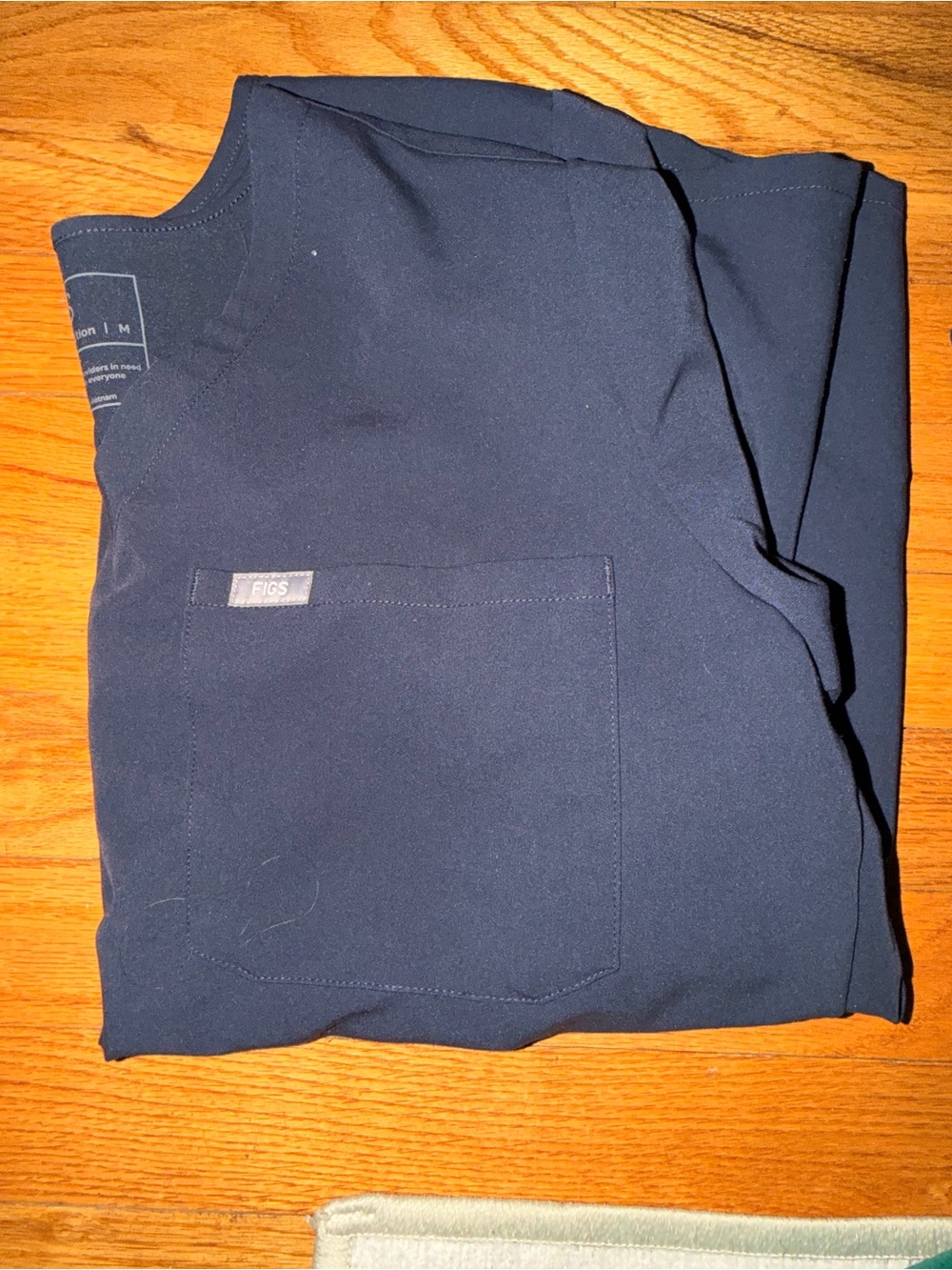 Figs Women’s M Navy Scrub Shirt